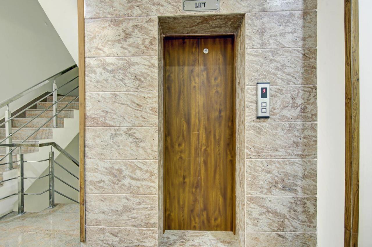 Treebo Royal Salute, Zirakpur Hotel Exterior photo