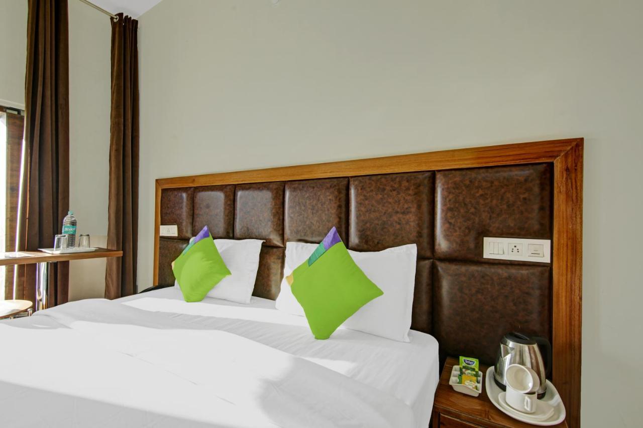 Treebo Royal Salute, Zirakpur Hotel Exterior photo